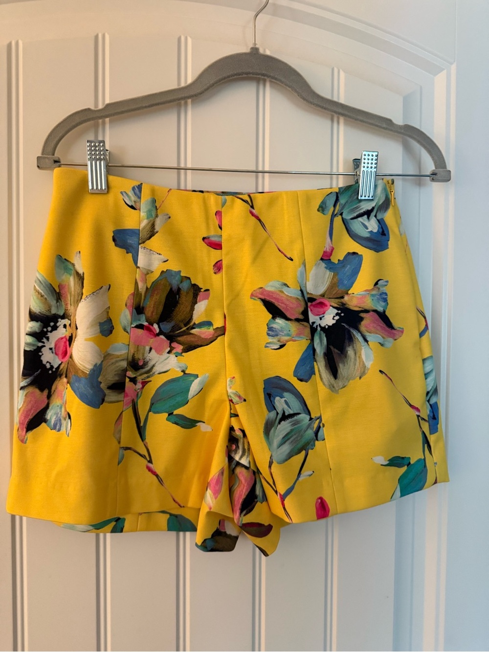 G by Giuliana Floral Shorts NWT XS